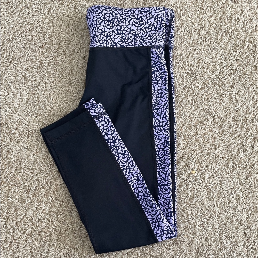 Under Armour Heat Gear Black and Purple Mosaic Cropped Leggings